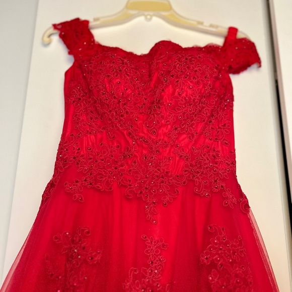 Red and long prom dress - Picture 5 of 11